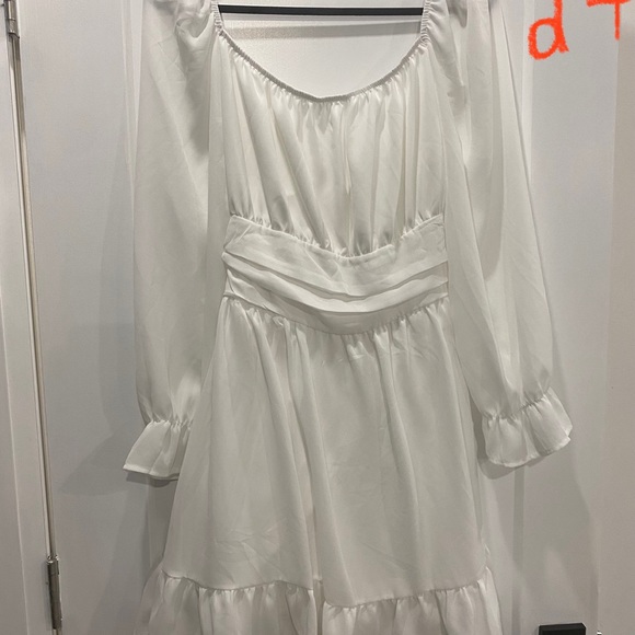 White boho flowy dress size L. Worn 1x for photoshoot - Picture 2 of 4